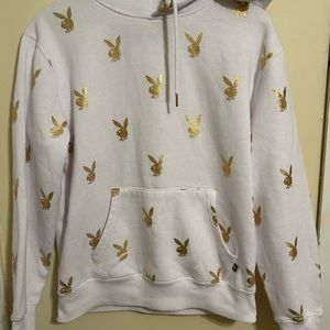 Playboy Women's White and Gold Hoodie
Size Small- Excellent Condition Pre owned